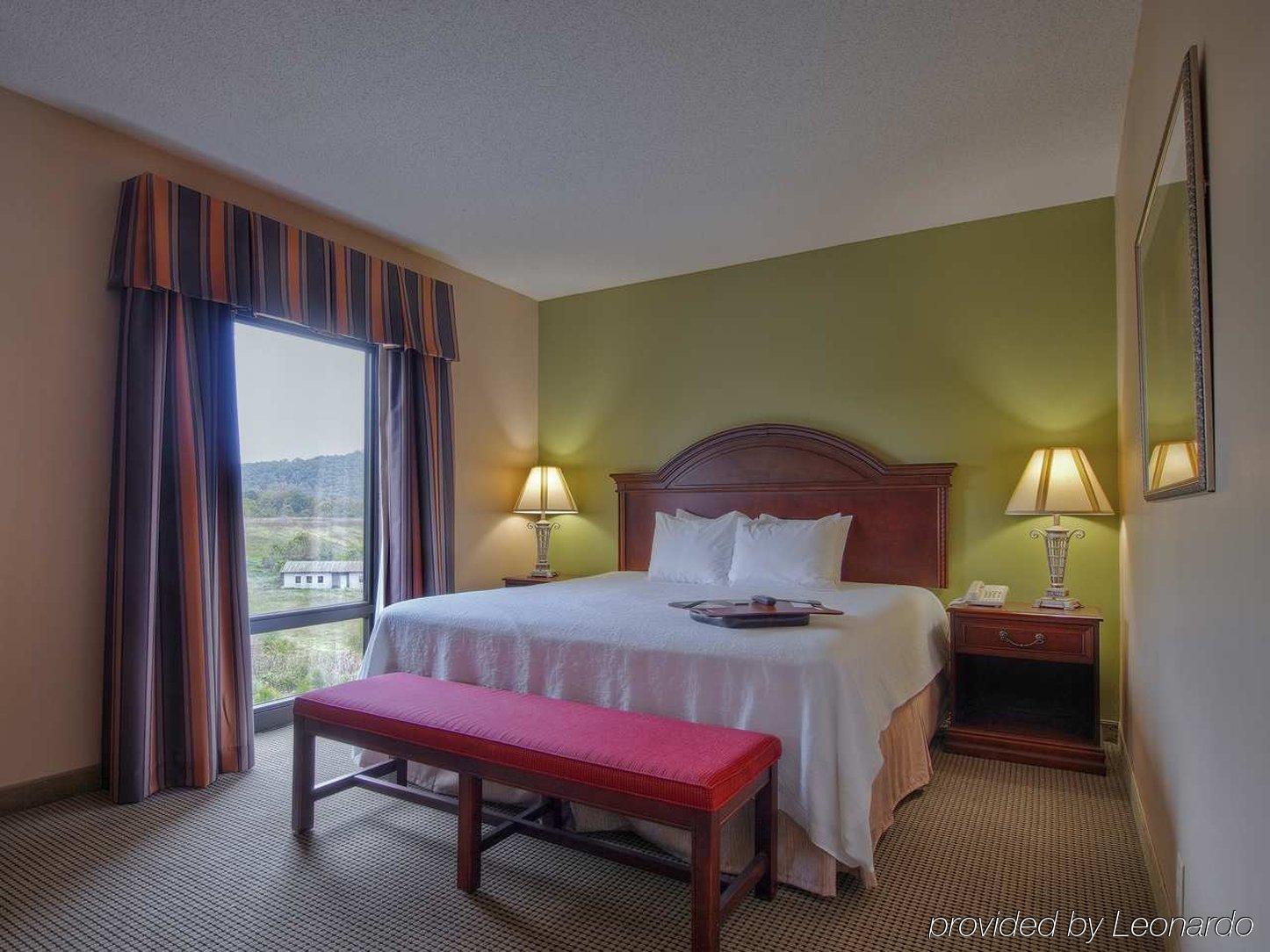 Hampton Inn Кингспорт Экстерьер фото