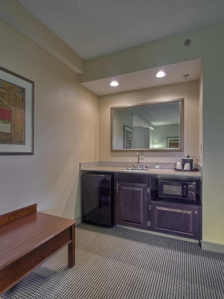 Hampton Inn Кингспорт Номер фото